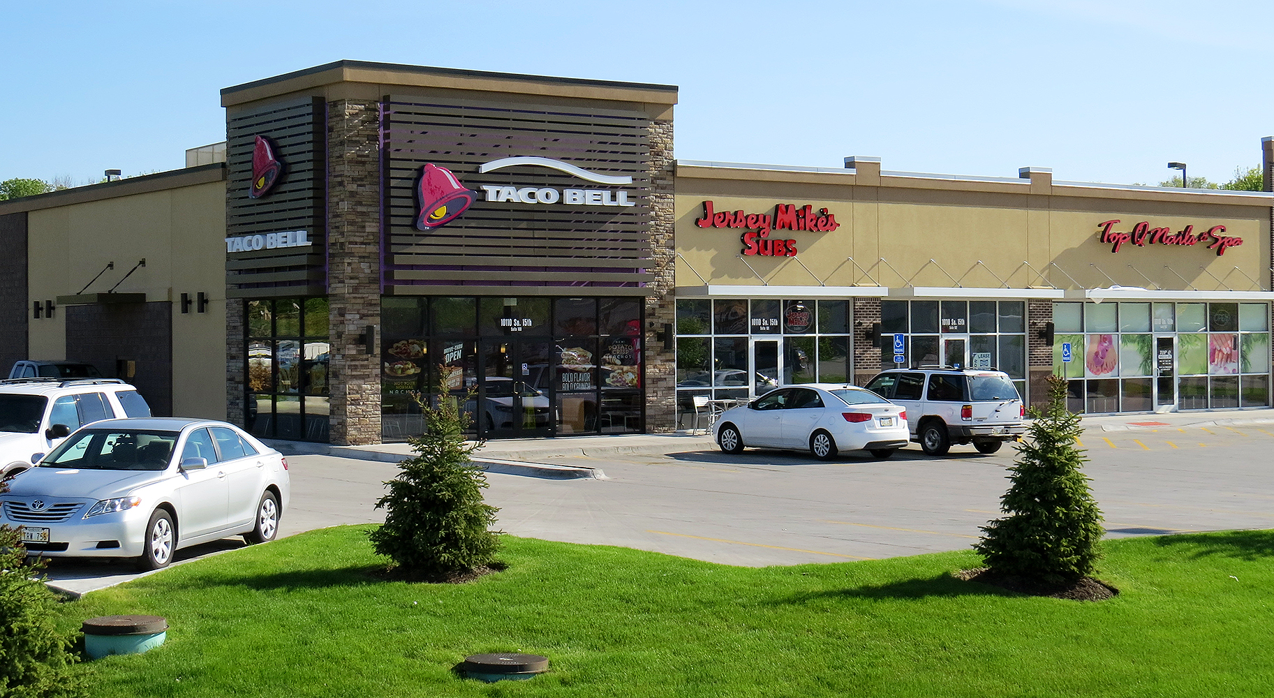 Retail Building with Taco Bell as the main anchor, Bellevue, NE